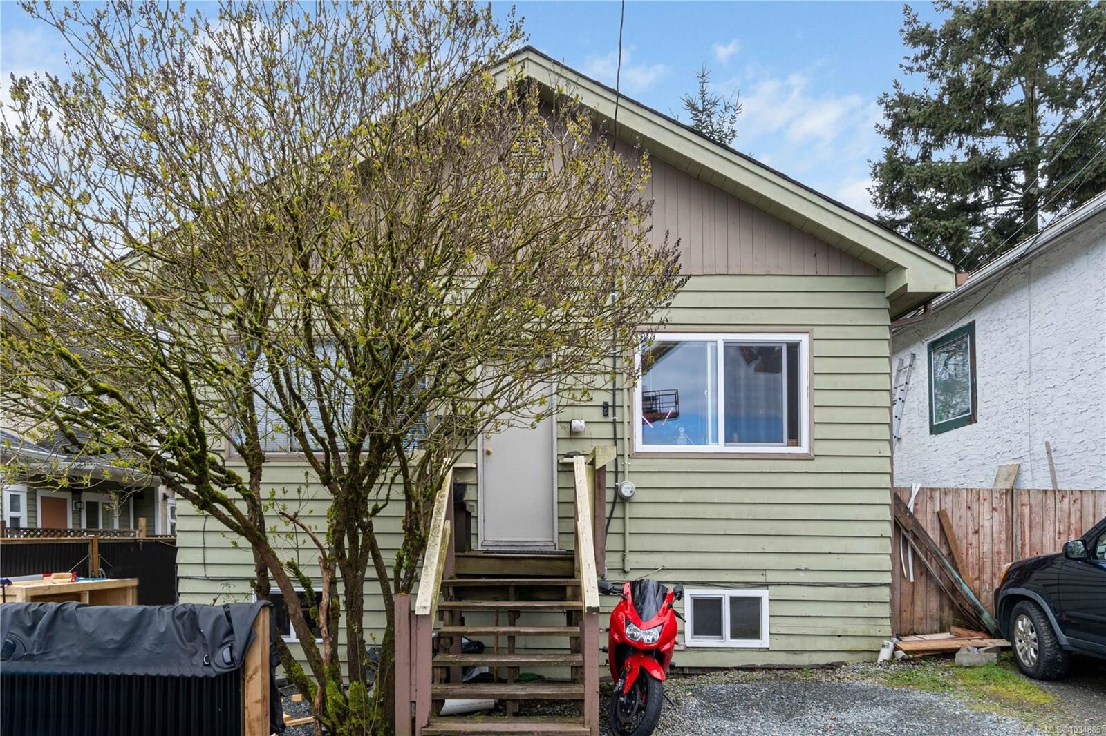 Property Photo:  205 Sabiston St  BC V9R 1M2 