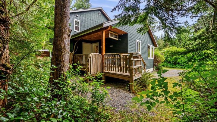 Property Photo: 1278 Lynn Rd BC V0R 2Z0
