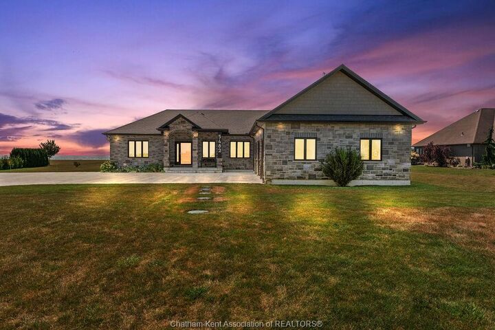 5482 Talbot Trail — photo 1