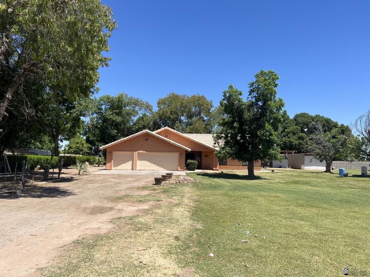 Property Photo: 4242 W County 15 St AZ 85350
