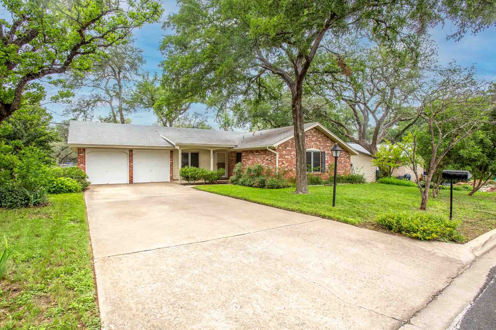 Property Photo:  1912 Parkside Lane  TX 78745 