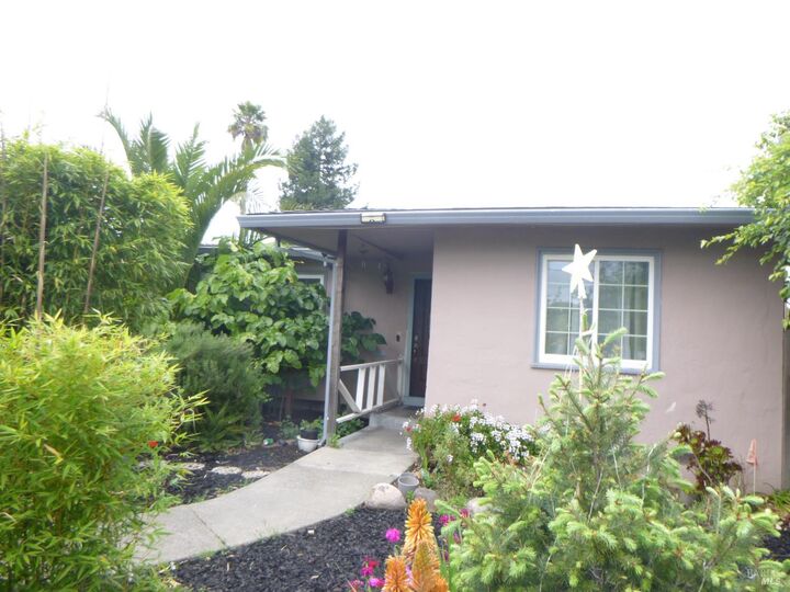 Property Photo:  231 Peach Street  CA 95407 