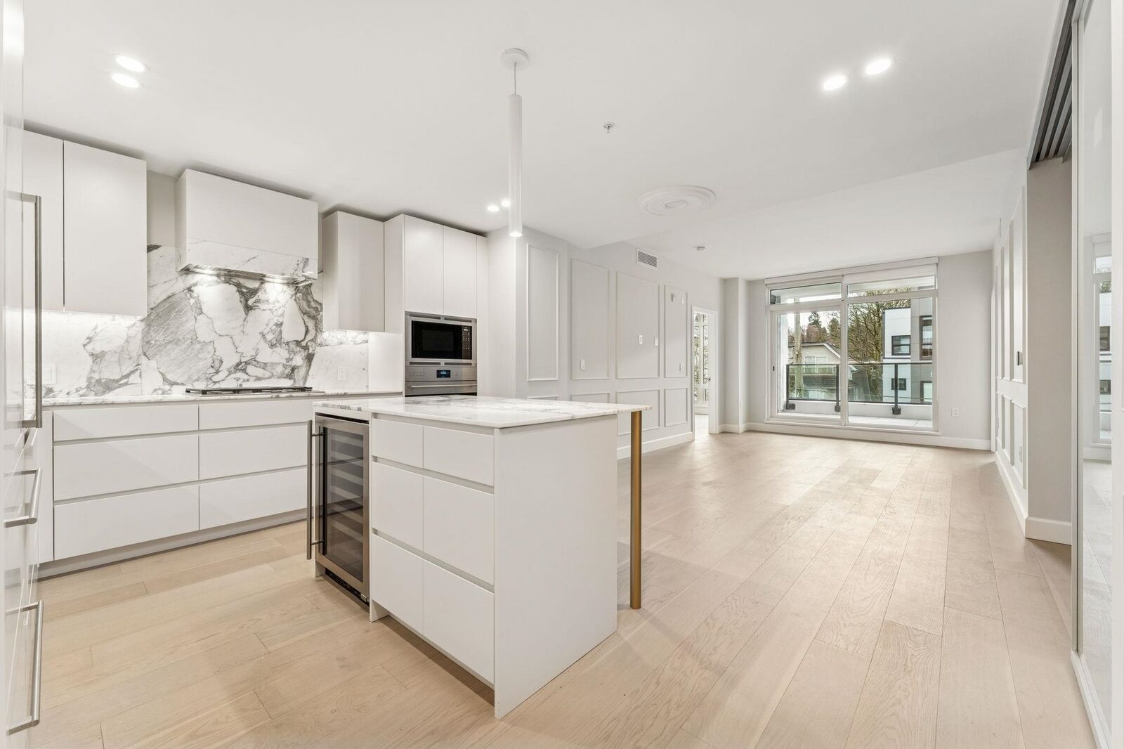 Property Photo: 3668 W 10th Avenue 304 BC V6R 2G3