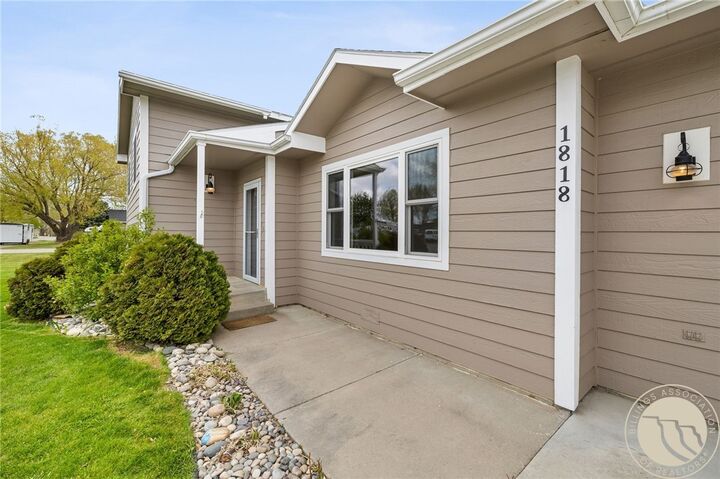 Property Photo:  1818 W Maryland Ln  MT 59044 