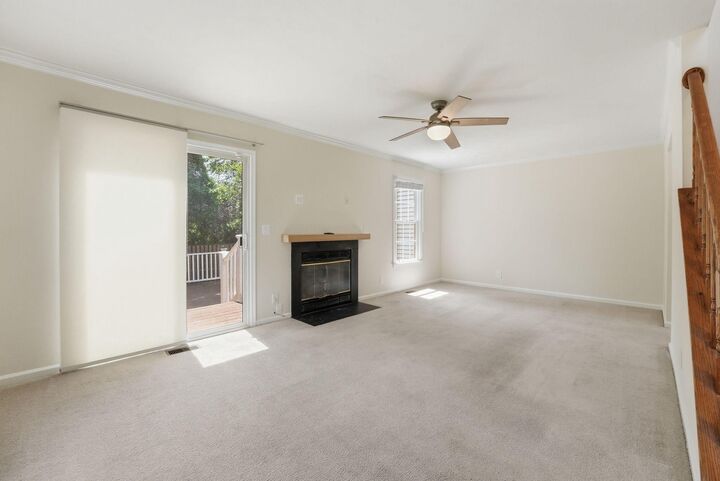 Property Photo:  719 Arbor Court  VA 20186 
