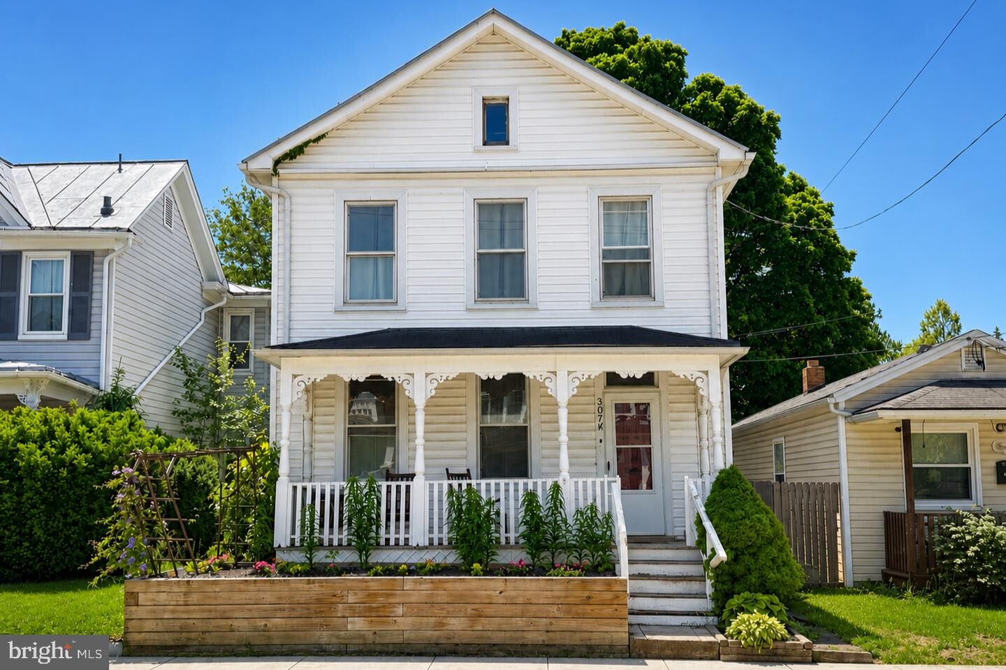 Property Photo: 307 E Piccadilly Street 1/2 VA 22601