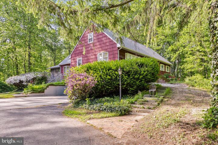 Property Photo:  1025 Hedding Jacksonville Road  NJ 08505 