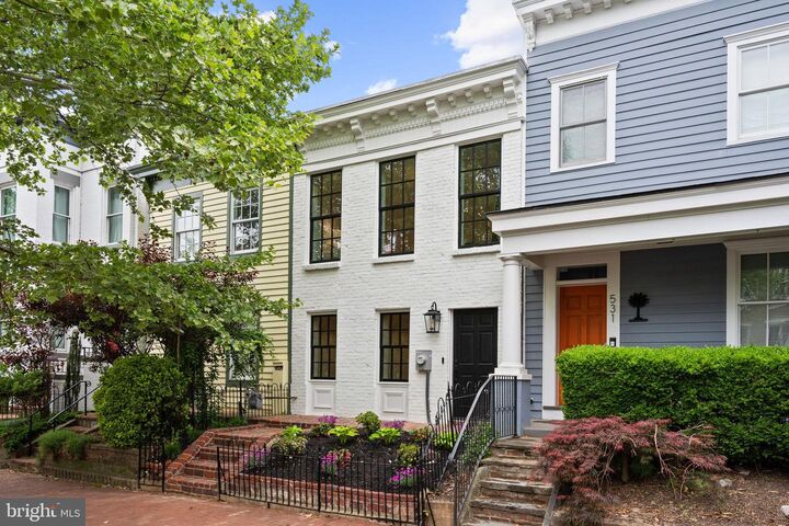Property Photo:  533 6th St SE  DC 20003 