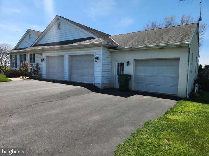 Property Photo:  1043 Spring Valley Road  PA 17566 