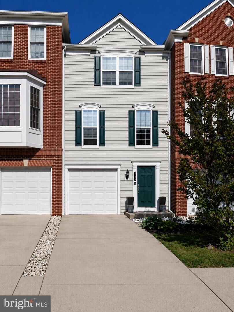 Property Photo:  42878 Bittner Square  VA 20148 