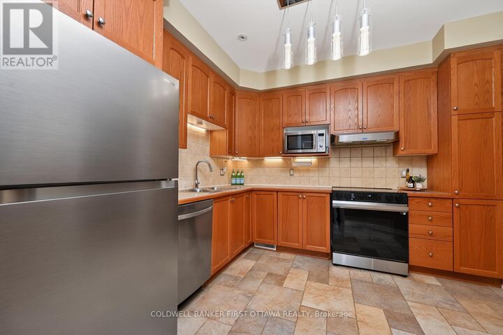 Property Photo:  102 Windance Crescent  ON K2W 0A7 