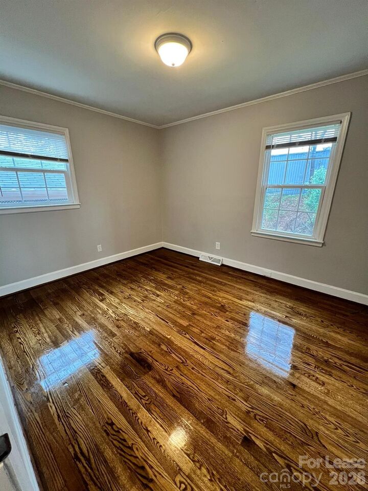 Property Photo: 7622 Briardale Drive 1 NC 28212