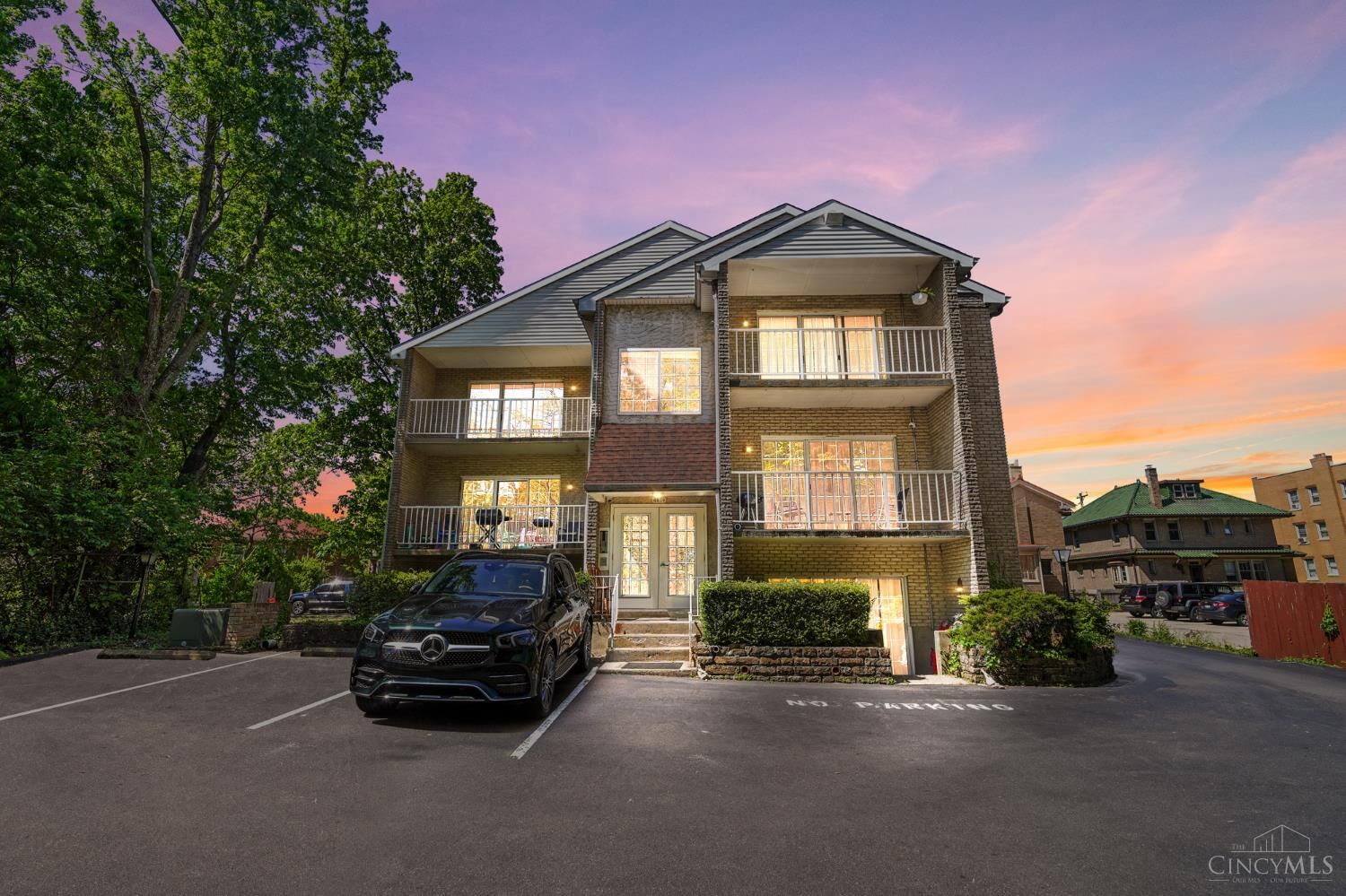 Property Photo: 4816 Glenway Avenue OH 45238