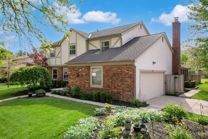 Property Photo:  7971 Stonehurst Drive  OH 43016 