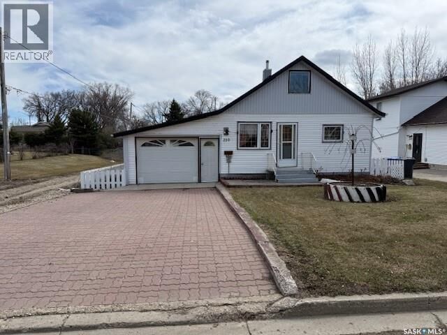 Property Photo:  230 Nicholas Street  SK S0A 1S0 