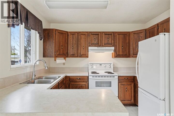 Property Photo:  230 Silverwood Road  SK S7K 5R9 
