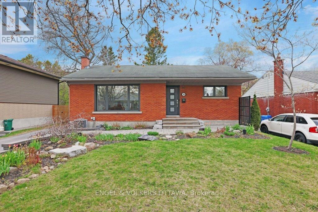Property Photo:  968 Arkell Street  ON K2B 5R3 