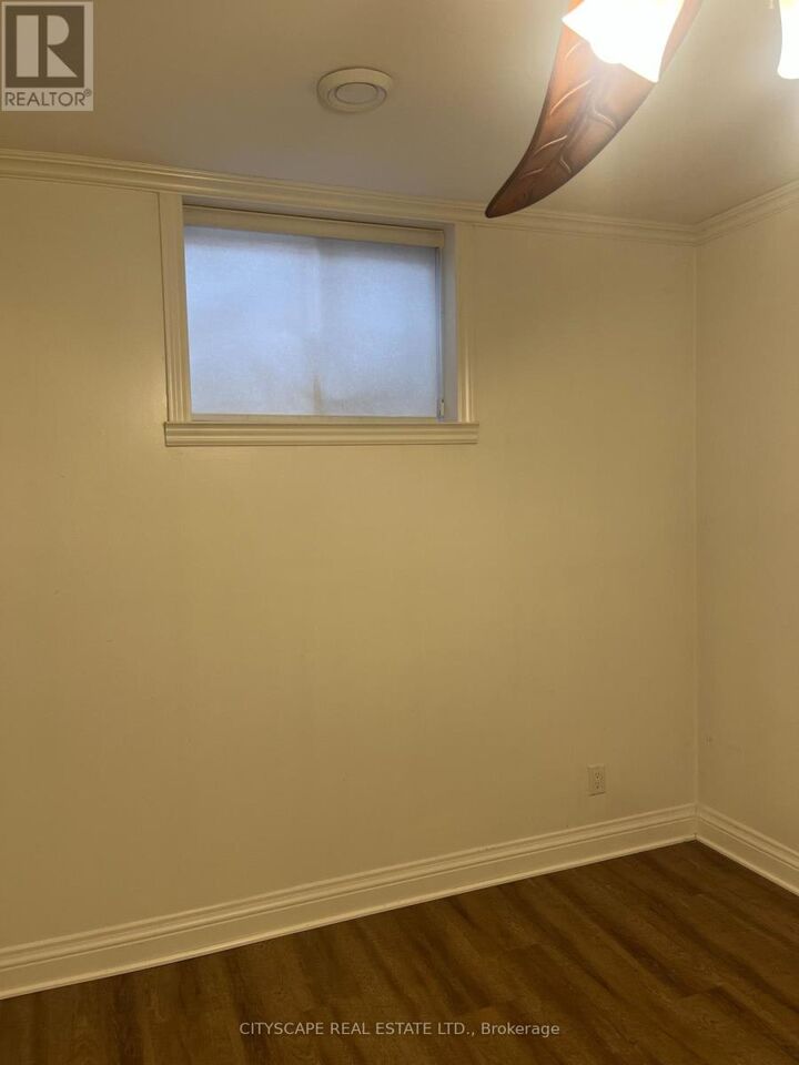 Property Photo:  74 Creanona Boulevard Bsmt  ON L8E 5T2 