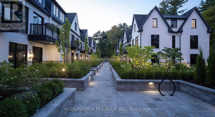 Property Photo:  1136 Mona Road 4  ON L5G 0C8 