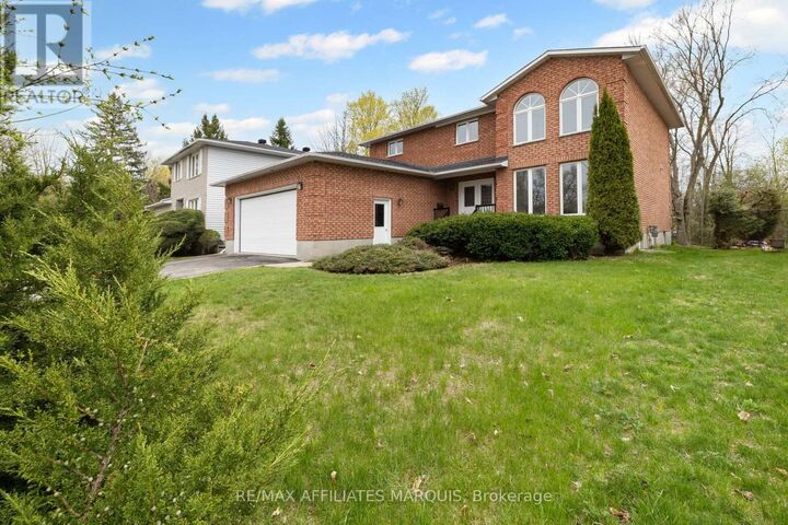 Property Photo:  15 Davis Drive  ON K7A 5G7 