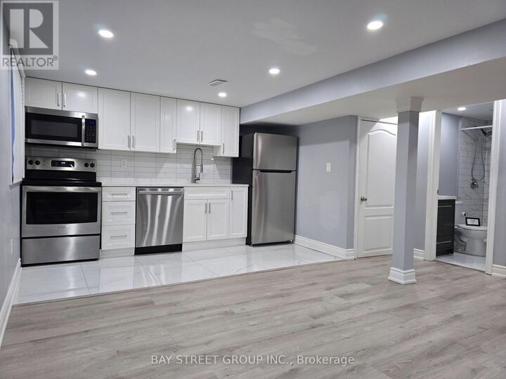 Property Photo:  366 East 23rd Street Lower  ON L8V 2X6 