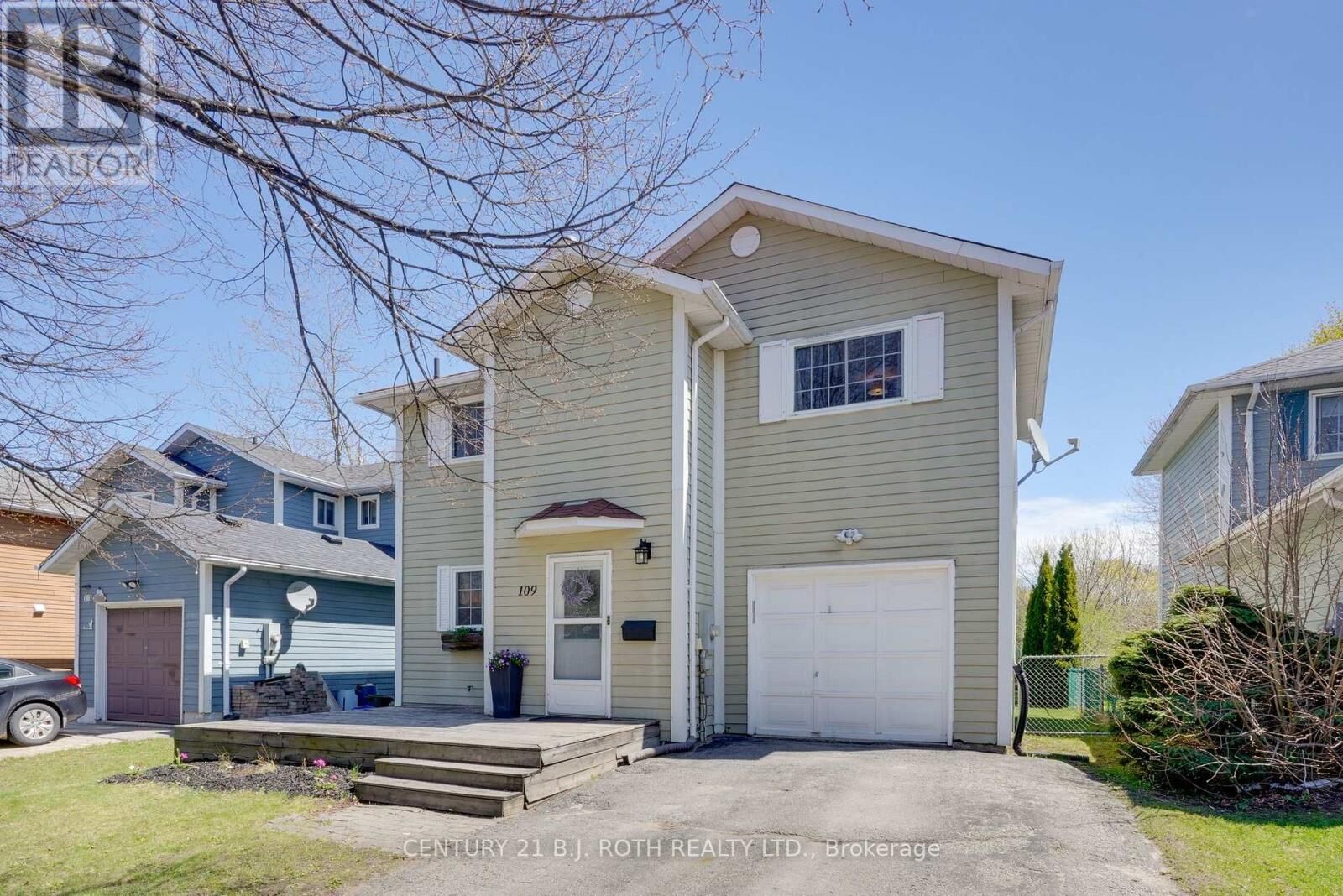 Property Photo:  109 Elizabeth Street  ON L4N 6P2 