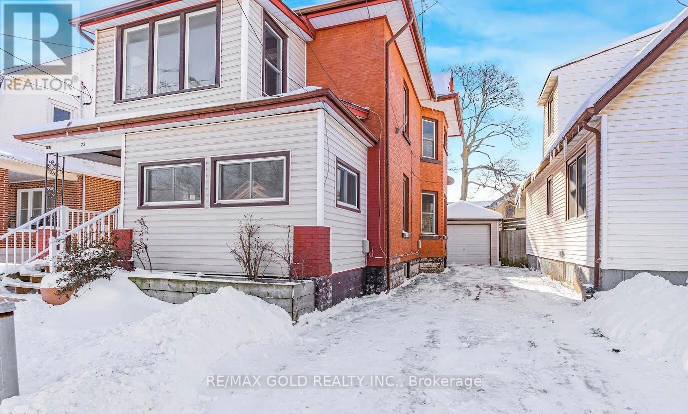 Property Photo:  23 Avenue Place 3  ON L3B 4B2 