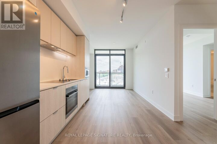 Property Photo:  86 Dundas Street 526  ON L5A 1W4 