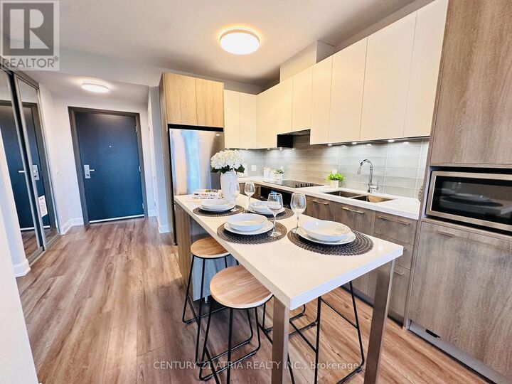 Property Photo:  38 Water Walk Drive 902  ON L3R 6M8 