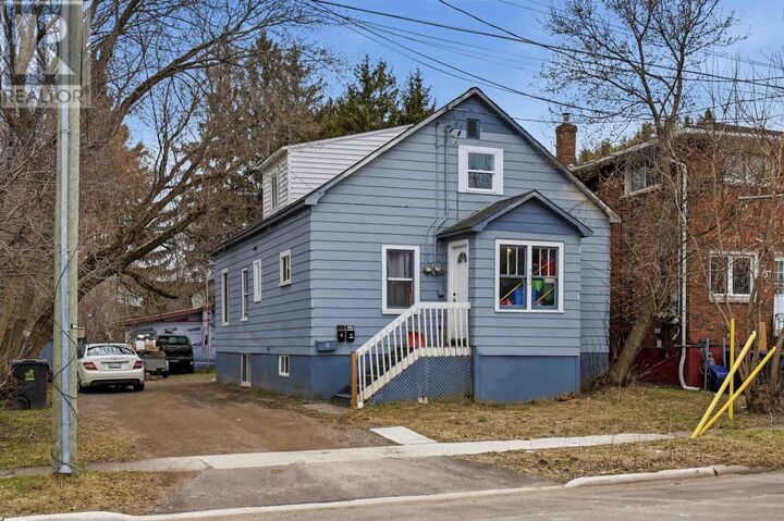 733 McKenzie Ave — photo 1