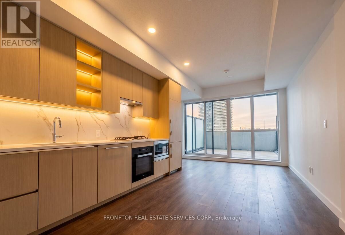 Property Photo:  68 Esther Shiner Boulevard 568  ON M2K 0J8 