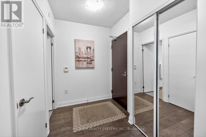 Property Photo:  9 Valhalla Inn Road 2504  ON M9B 0B2 