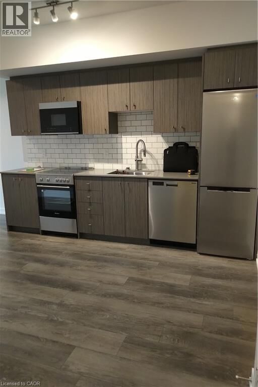 Property Photo:  15 Wellington Street South 1014  ON N2G 0E4 