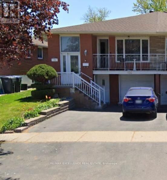 Property Photo:  156 Voltarie Crescent Upper  ON L5A 2A4 