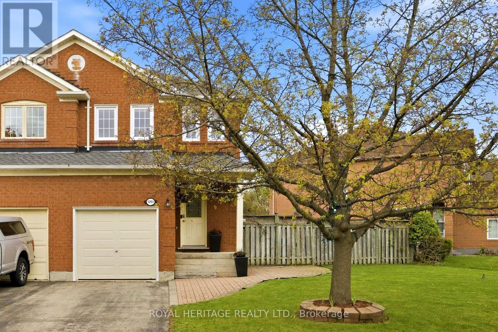 Property Photo:  1251 Quest Circle  ON L5N 8B6 
