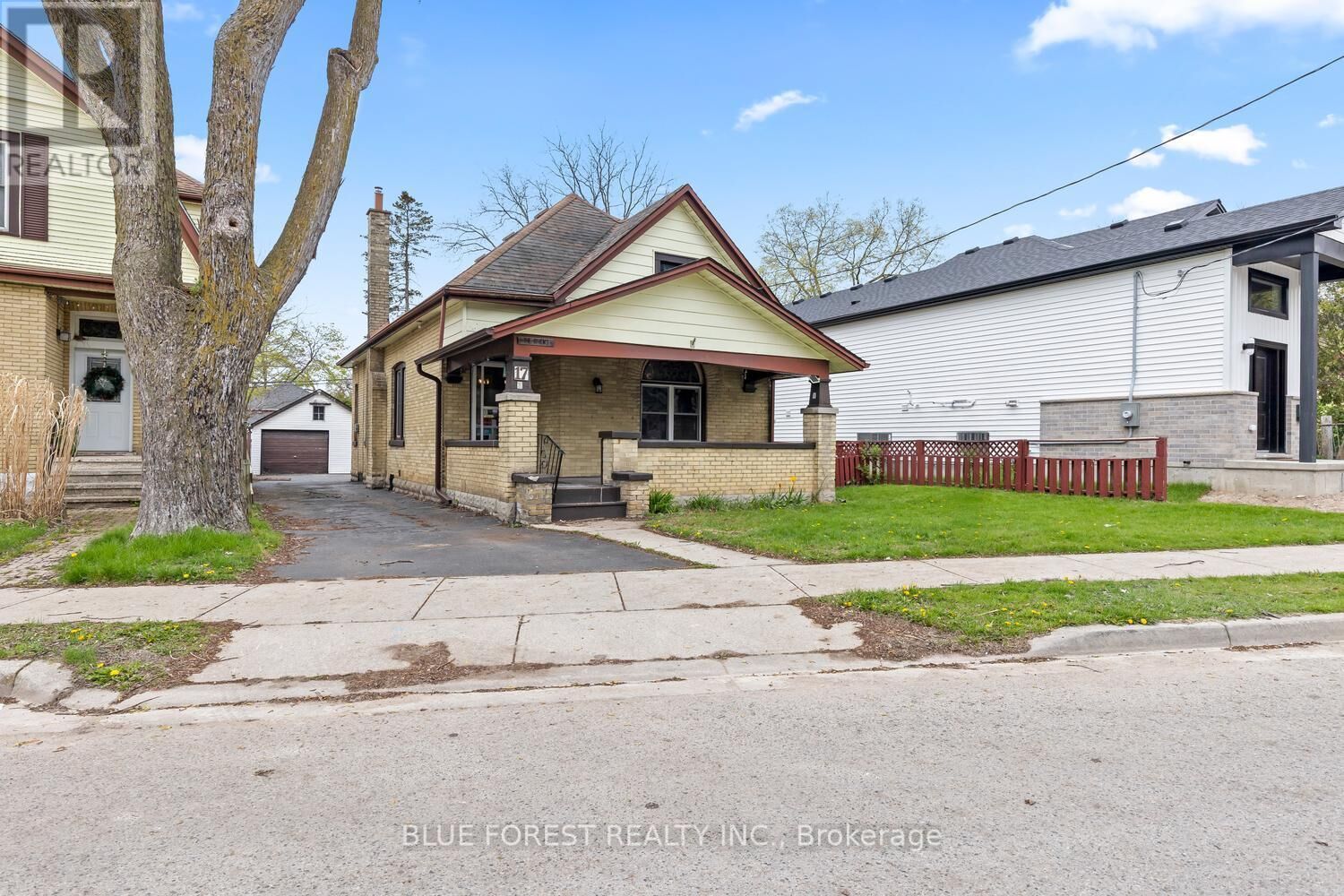 Property Photo:  17 Redan Street  ON N5Z 1Y7 