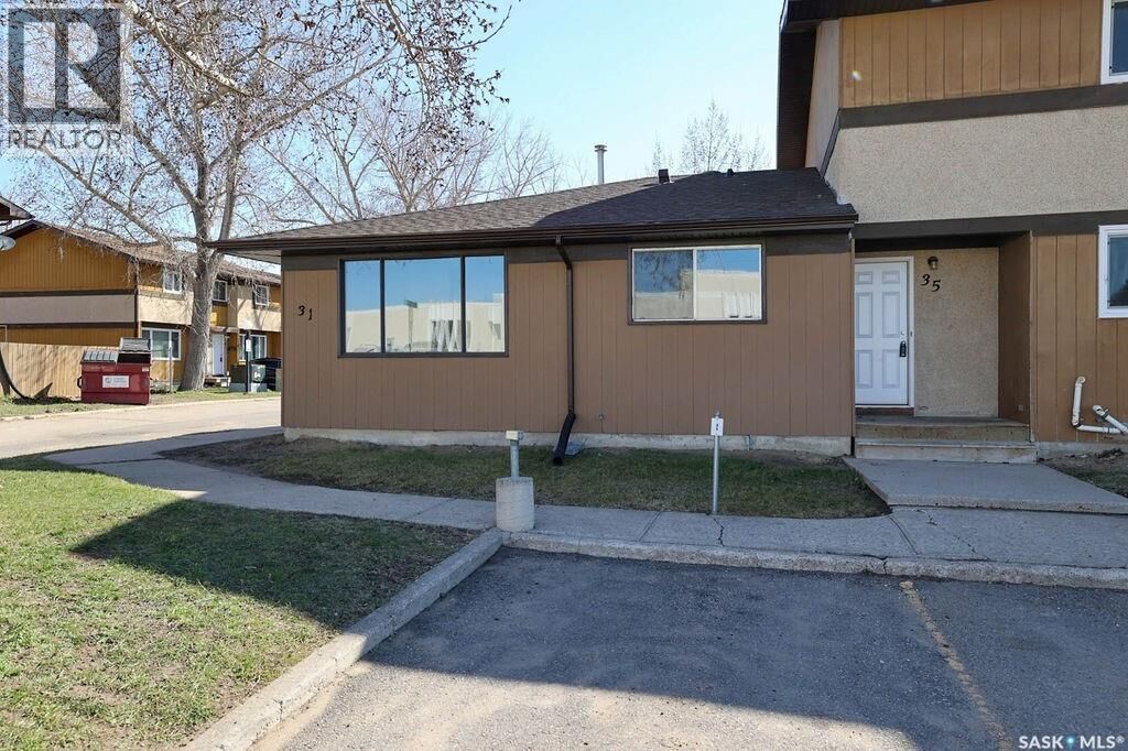 Property Photo:  31 Mackenzie Way  SK S4N 5M7 