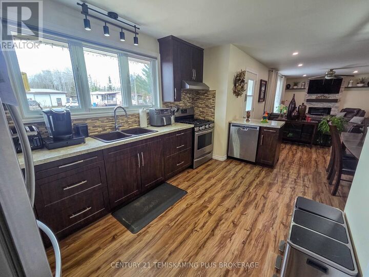 Property Photo:  8 Browns Road  ON P0J 1H0 