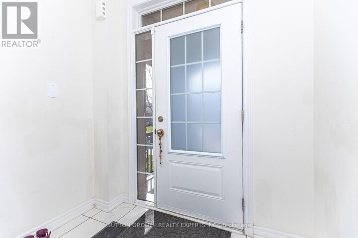 Property Photo:  130 Ice Palace Crescent  ON L1H 7K4 