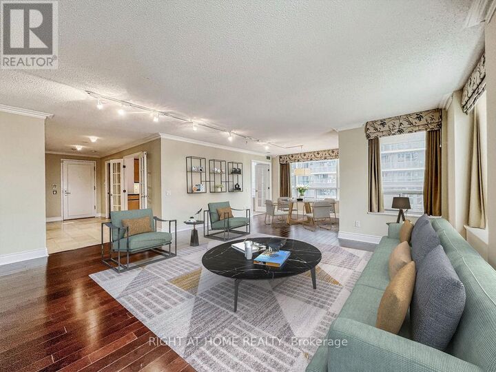 Property Photo:  123 Eglinton Avenue 905  ON M4P 1J2 