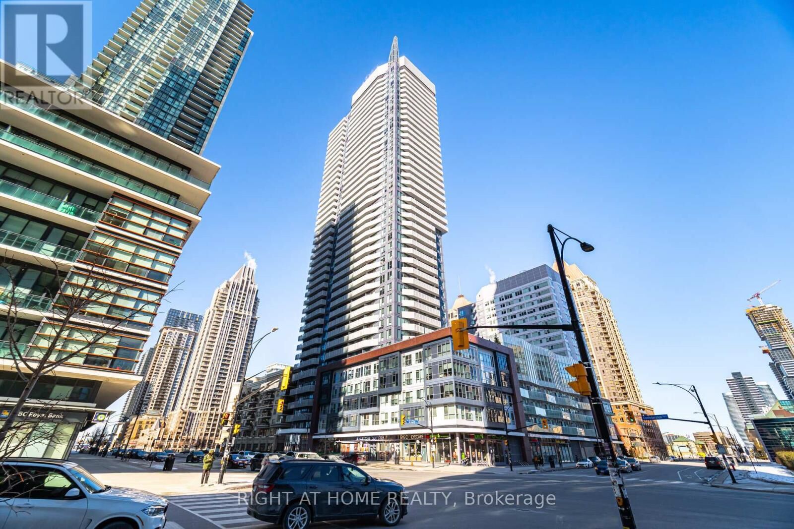 Property Photo:  4065 Confederation Parkway 4310  ON L5B 0L4 
