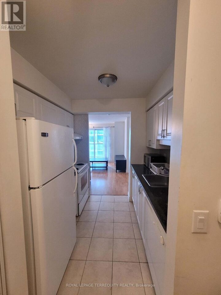 Property Photo:  70 Town Centre Court 1106  ON M1P 0B2 