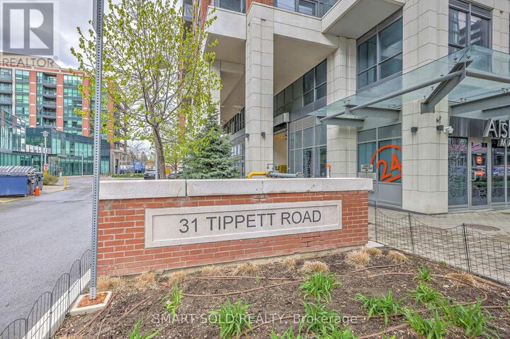 Property Photo:  31 Tippett Road 833  ON M3H 2V1 