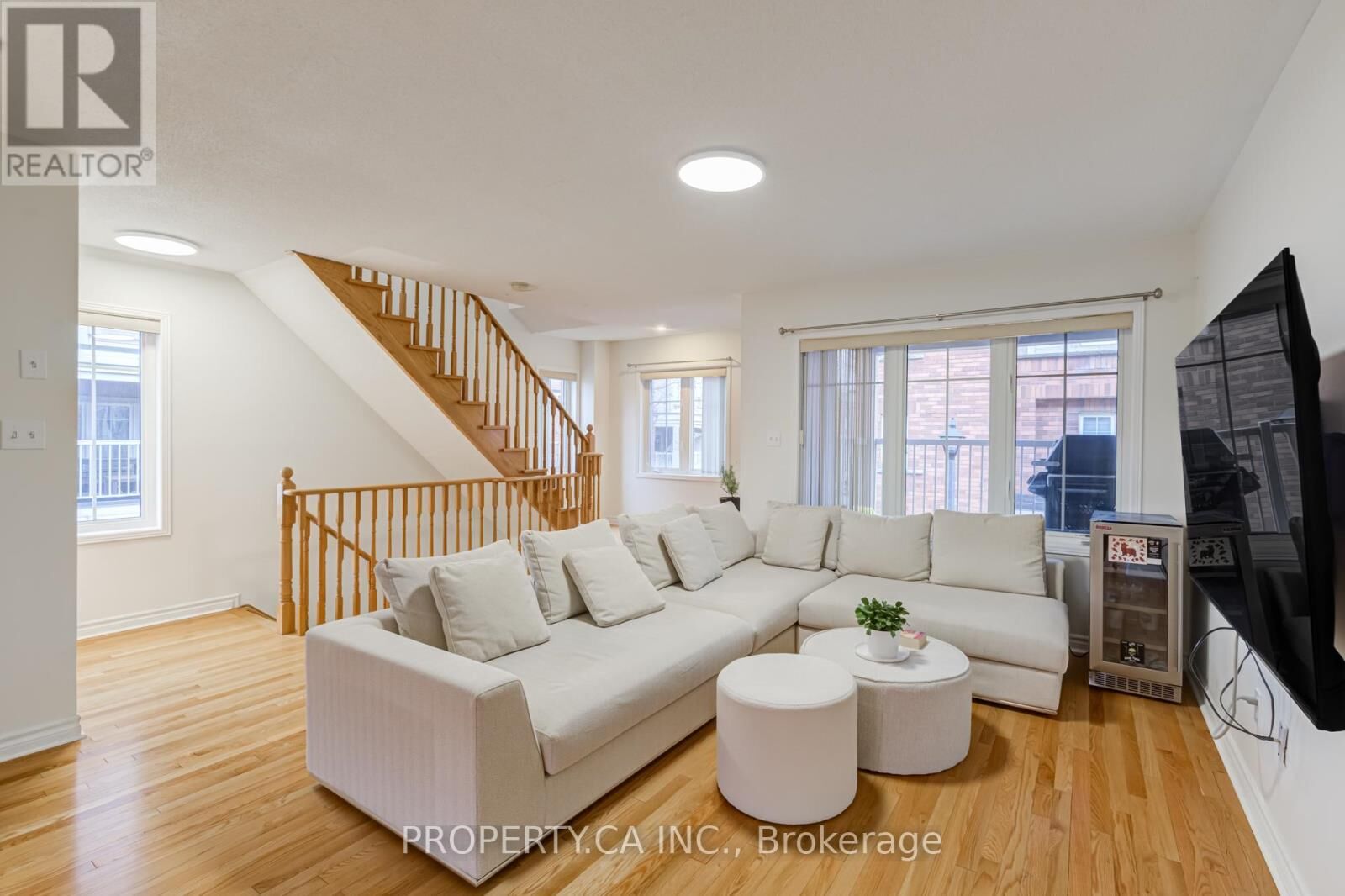 Property Photo:  365 Murray Ross Parkway 33  ON M3J 3T7 