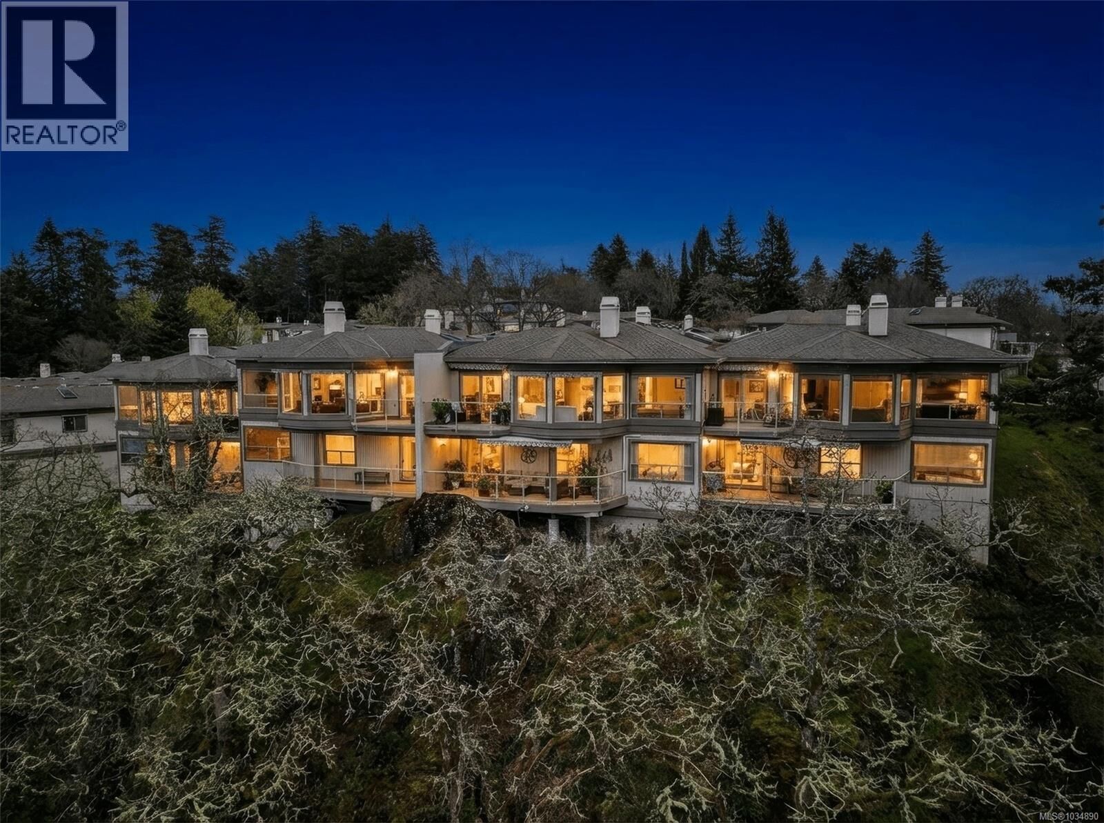 Property Photo:  4300 Stoneywood Lane 13  BC V8X 5A5 
