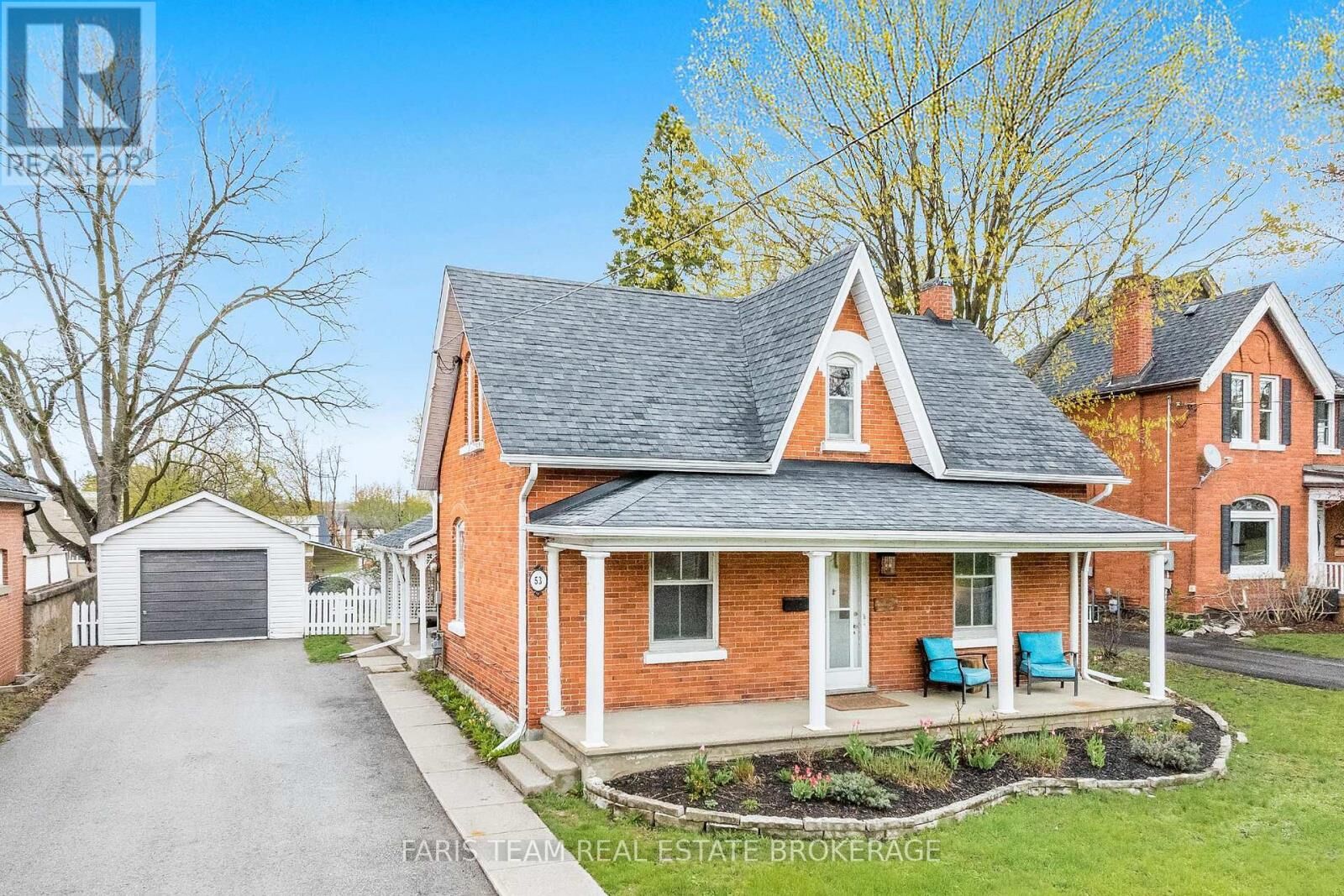 Property Photo:  53 Burton Avenue  ON L4N 2R5 