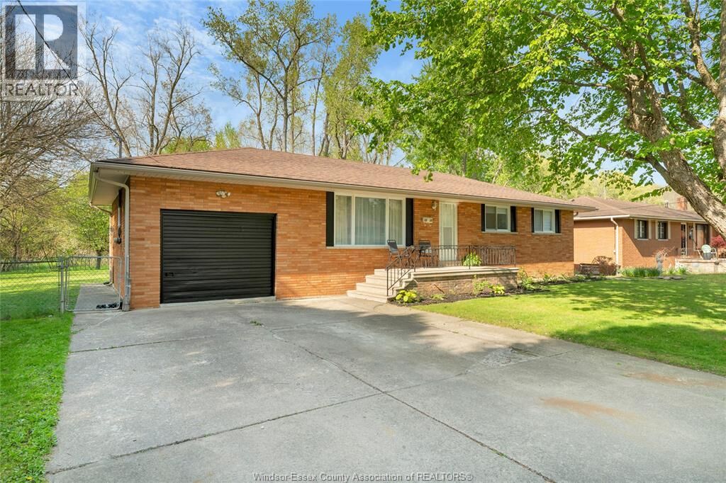 Property Photo:  1910 Kent Street  ON N9E 3R3 