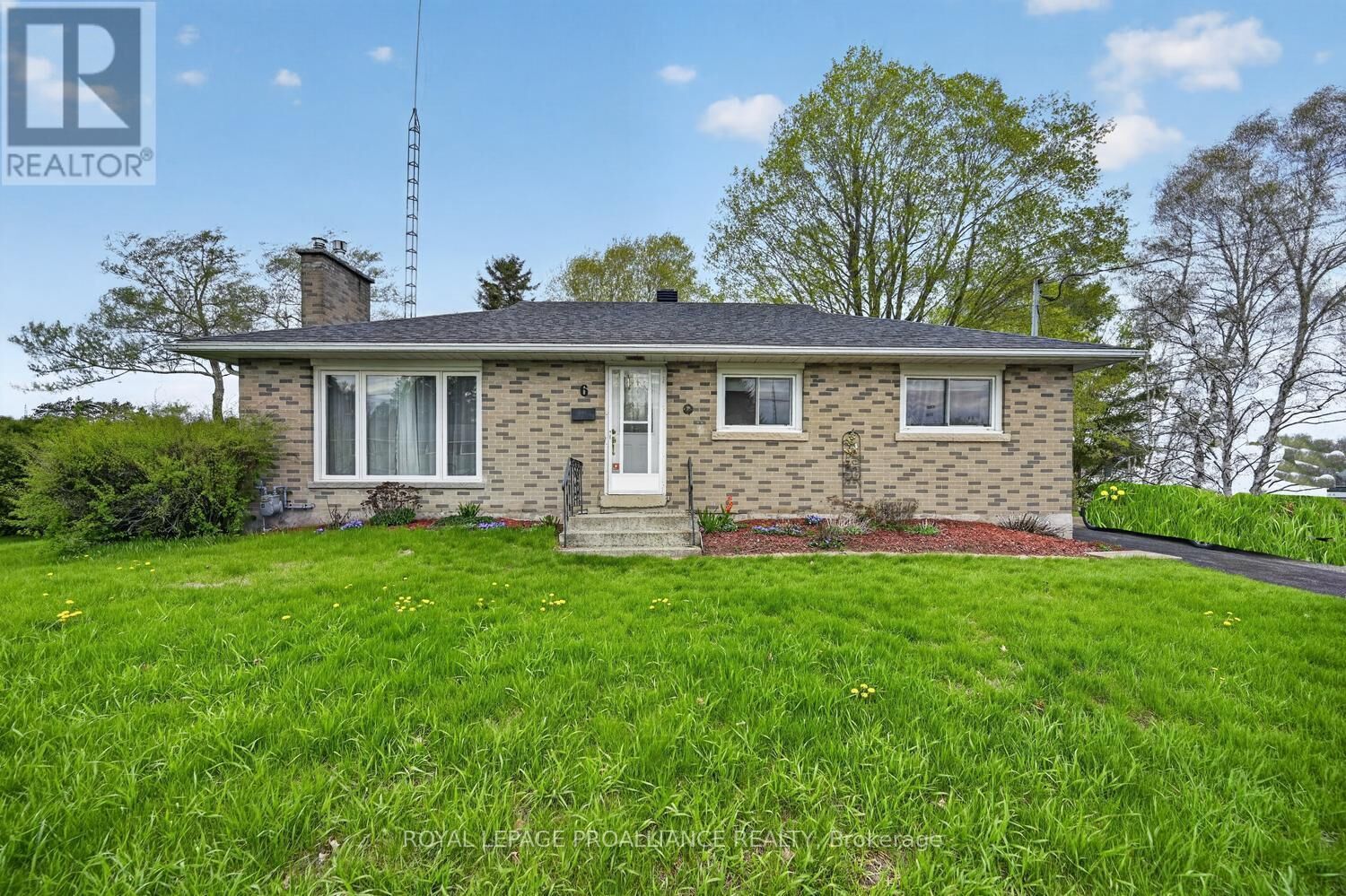 Property Photo:  6 Robert Road  ON K0E 1T0 