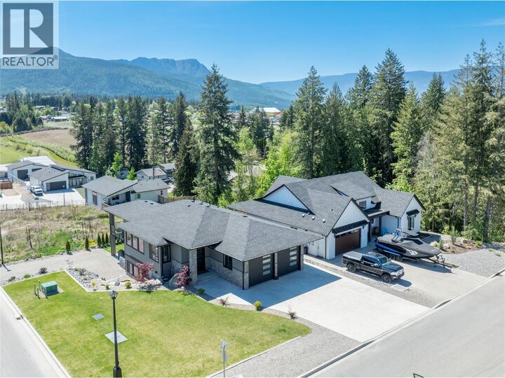 Property Photo: 3456 18 Avenue Northeast BC V1E 1M9