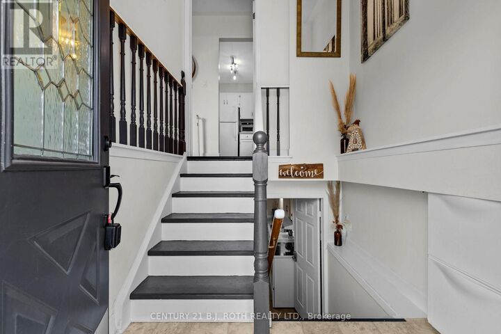 Property Photo:  197 Westmount Drive South  ON L3V 6E5 